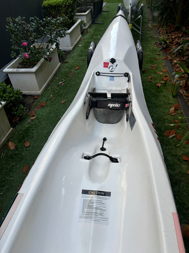 V8 club - Gen 1 - for sale on behalf of customer - a great beginner ski