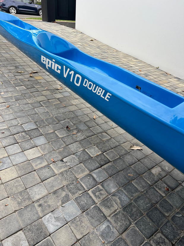 Epic V10 double elite - custom blue gel coat. A fantastic ski